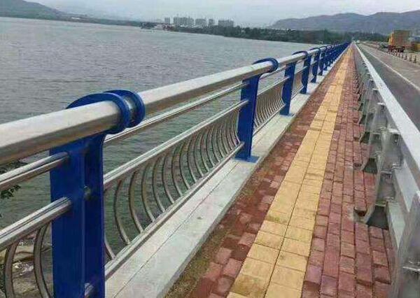 桥梁护栏