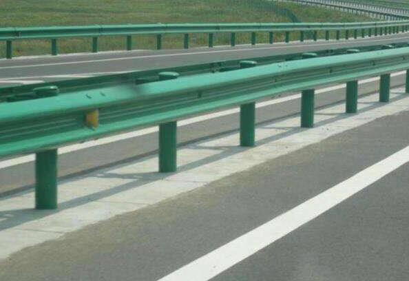 高速公路护栏