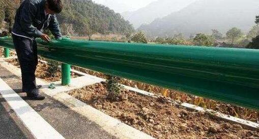 高速公路护栏